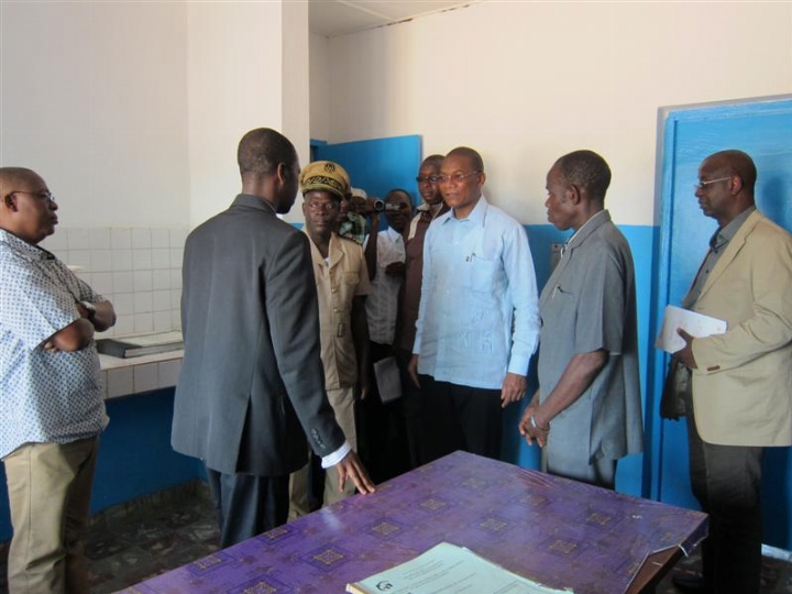 Le ministre Koné Bruno fait des dons aux populations de Kouto/Mahale